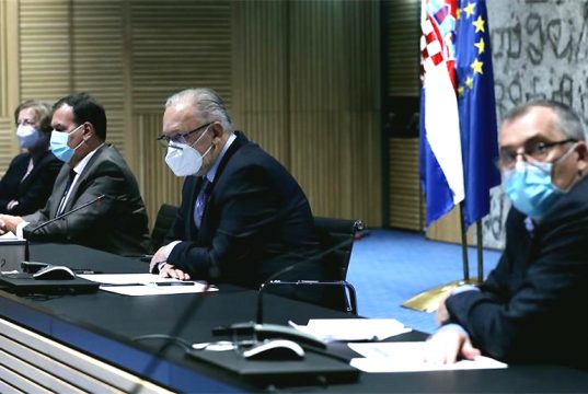 CIJEPLJENJE ĆE BITI BESPLATNO I DRAGOVOLJNO – NARUČENO 5,6 MILIJUNA PFIZEROVIH CJEPIVA