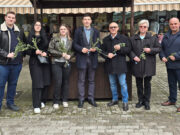 Članovi GO HDZ-a tradicionalno dijelili maslinove grančice uoči Cvjetnice /VIDEO/