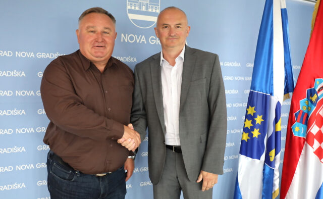 naslovna