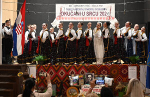 /VIDEO/ Održana 3. Međunarodna smotra folklora “Okučani u srcu”