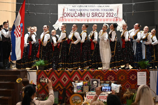 /VIDEO/ Održana 3. Međunarodna smotra folklora “Okučani u srcu”