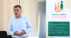 Održana uvodna konferencija projekta „Rastimo zajedno – mreža podrške za djecu, mlade i obitelji u zapadnoj Slavoniji“ Udruge Studio B